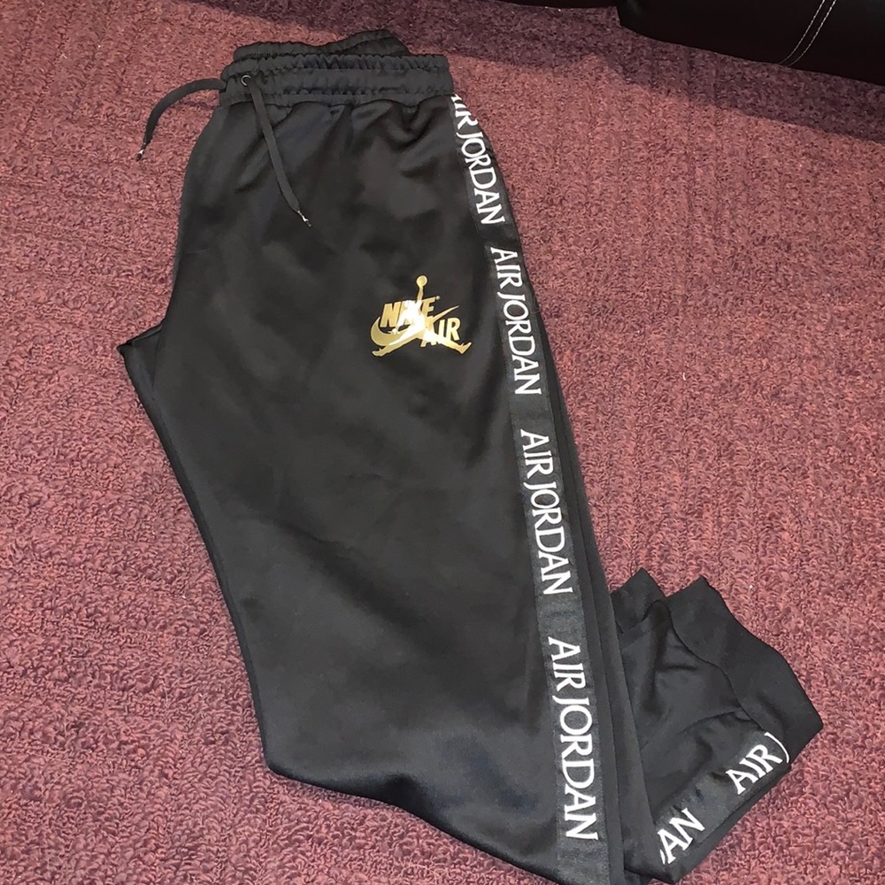 Air jordan joggers
